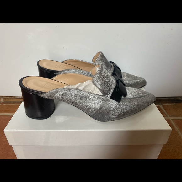 V. Luzzi Size 39 (US 8) never worn heeled mules - Picture 4 of 9